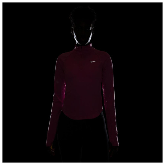 Nike Γυναικεία μακρυμάνικη μπλούζα Tempo Swoosh Run Dri-FIT 1/4 Zip Track Top Nike Γυναικεία μακρυμάνικη μπλούζα Tempo Swoosh Run Dri-FIT 1/4 Zip Track Top